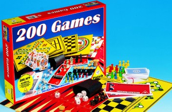 PIATNIK Lauamängude komplekt 200 mängu (eesti ja vene keeles)